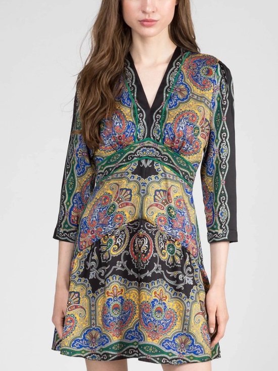Sandro Paris Dresses & Skirts - 🌸Sandro printed V-neck dress